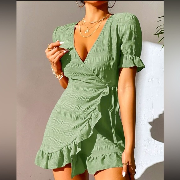 SHEIN Dresses & Skirts - Beautiful dress! Perfect for any ocassion! NEW! Size L